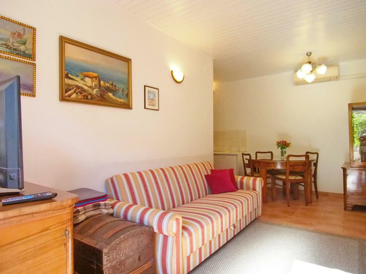 Kameo Apartment *