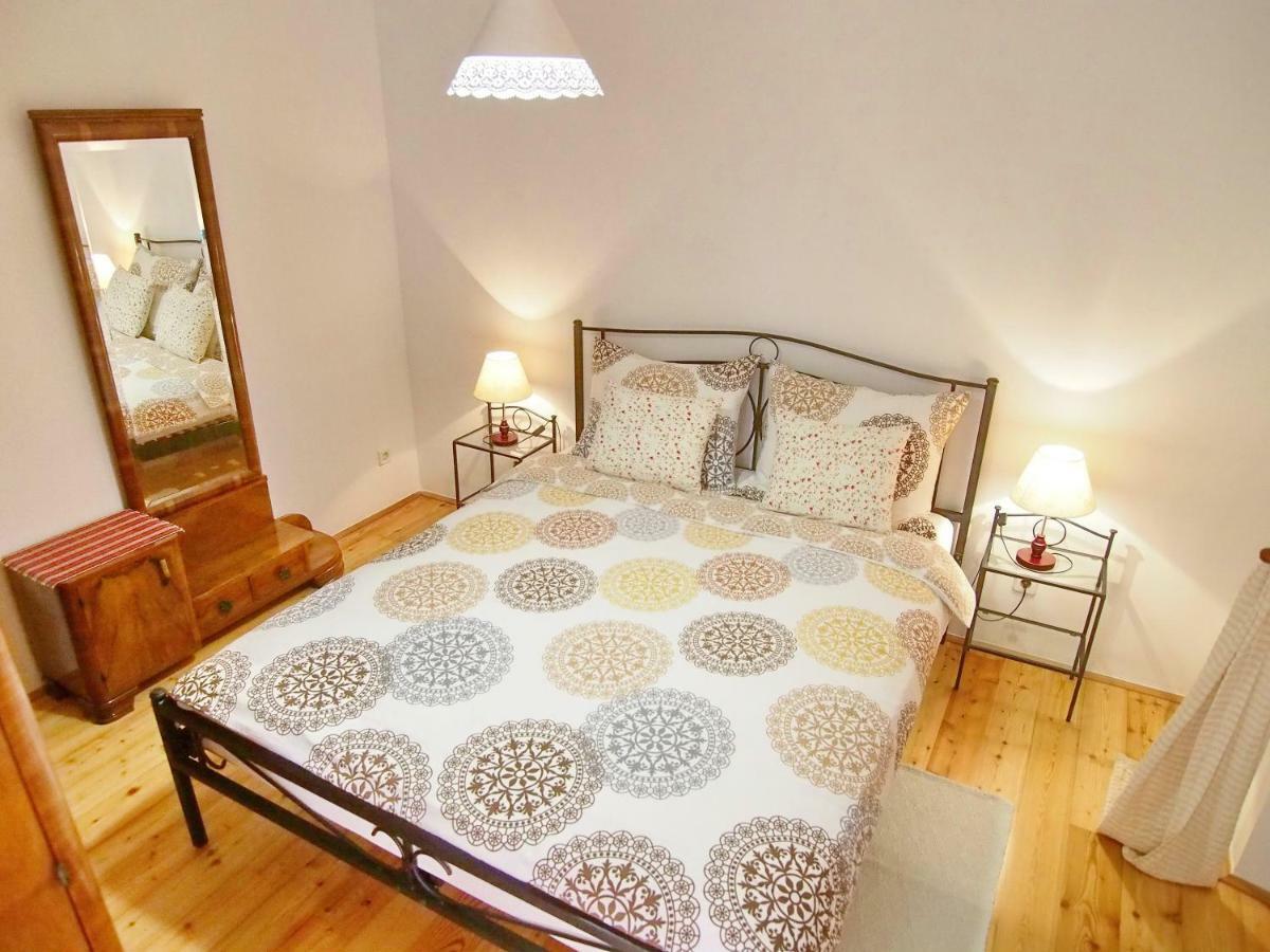 Kameo Apartment *
